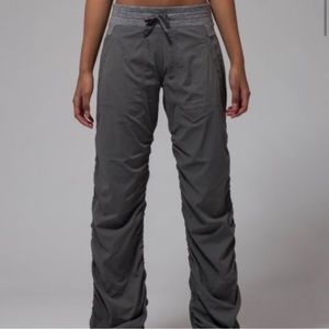 Ivivva grey Live To Move pants. Girls size 12, great condition!
